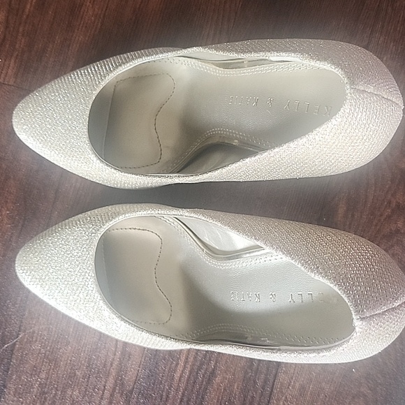 Gold Sparkle Heels - Picture 2 of 4